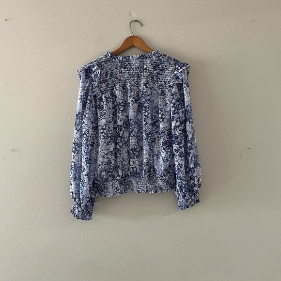 NWT Express Blue and White Blouse, Sz M - Picture 2 of 4